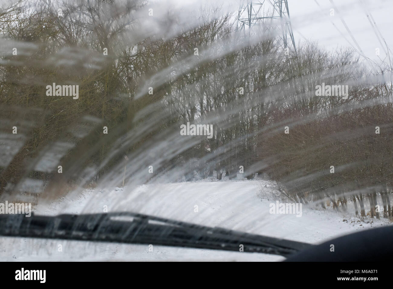 Hitchin, UK. 1st Mar, 2018. UK Weather Driving hazards with frozen