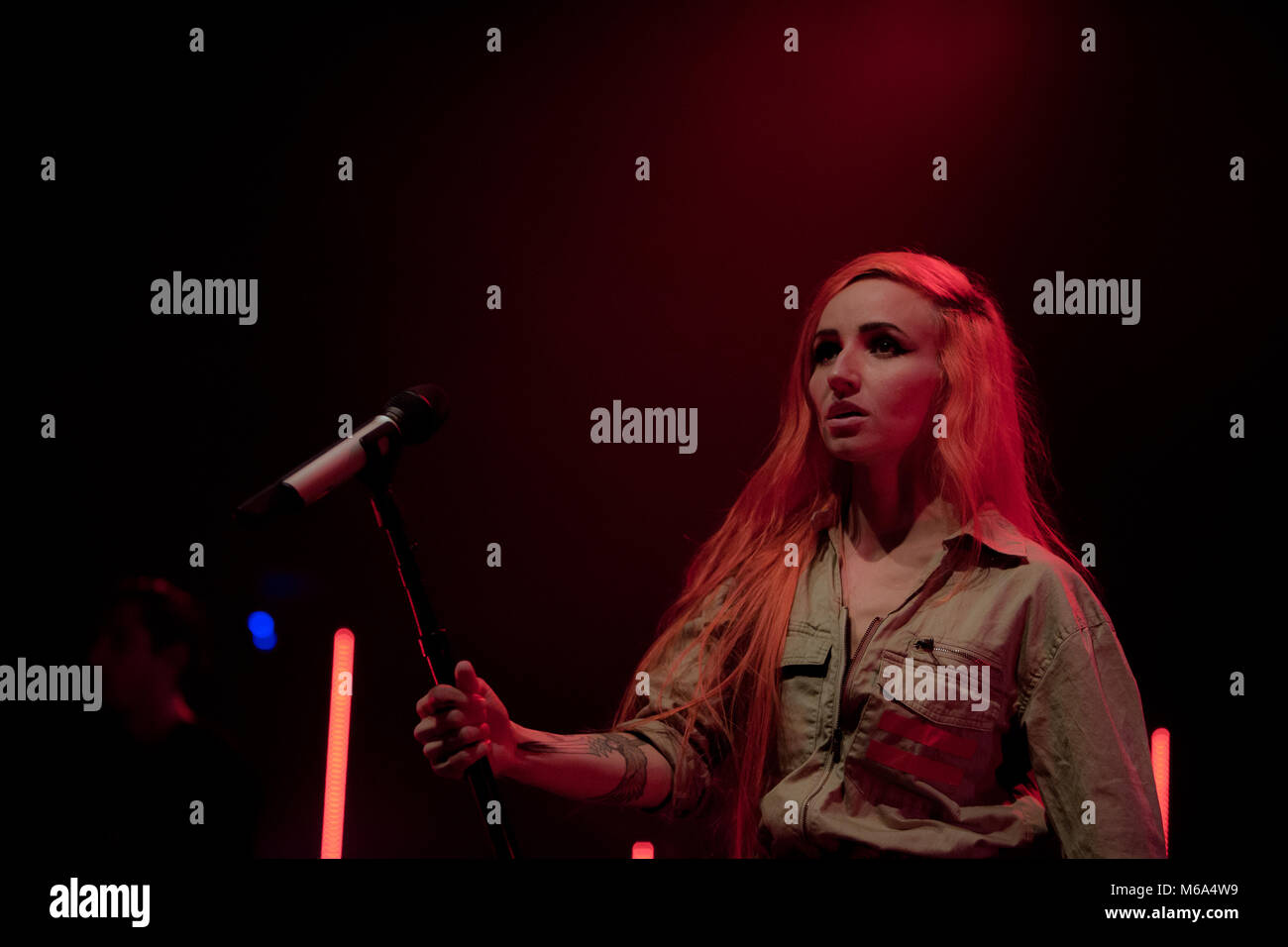 Bisexual lighting hires stock photography and images Alamy