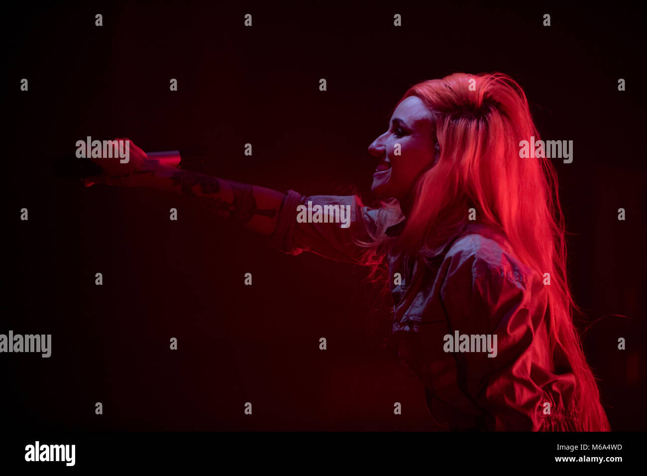 Bisexual lighting hires stock photography and images Alamy