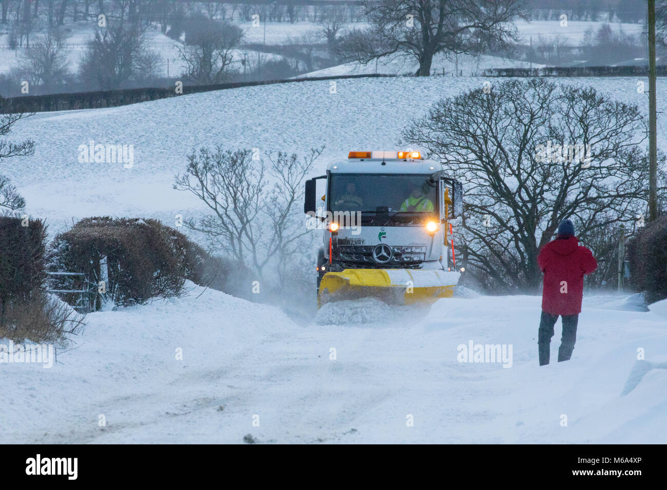 Gritting vehicle hires stock photography and images Alamy
