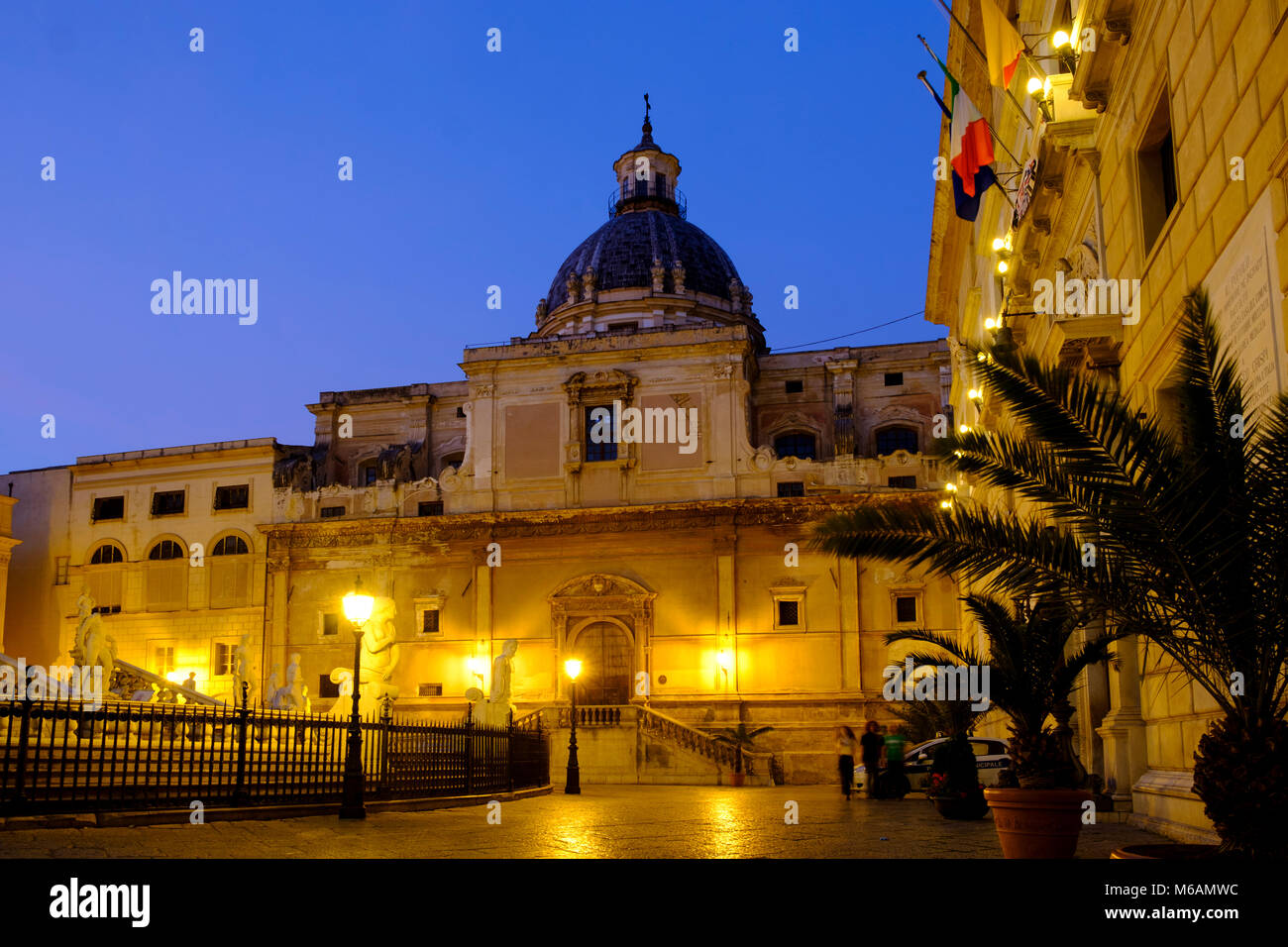 Chiesa Santa Caterina at dusk, Piazza Pretoria, Palermo, Sicily, Italy Stock Photo