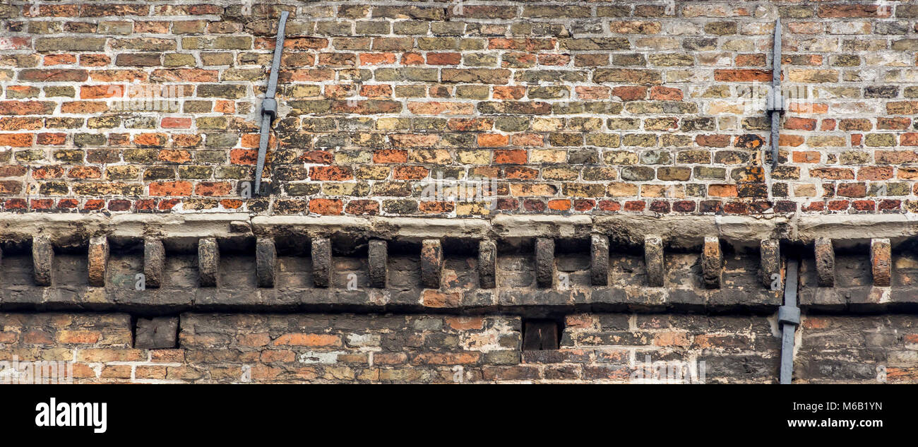 Brick corbels hi-res stock photography and images - Alamy