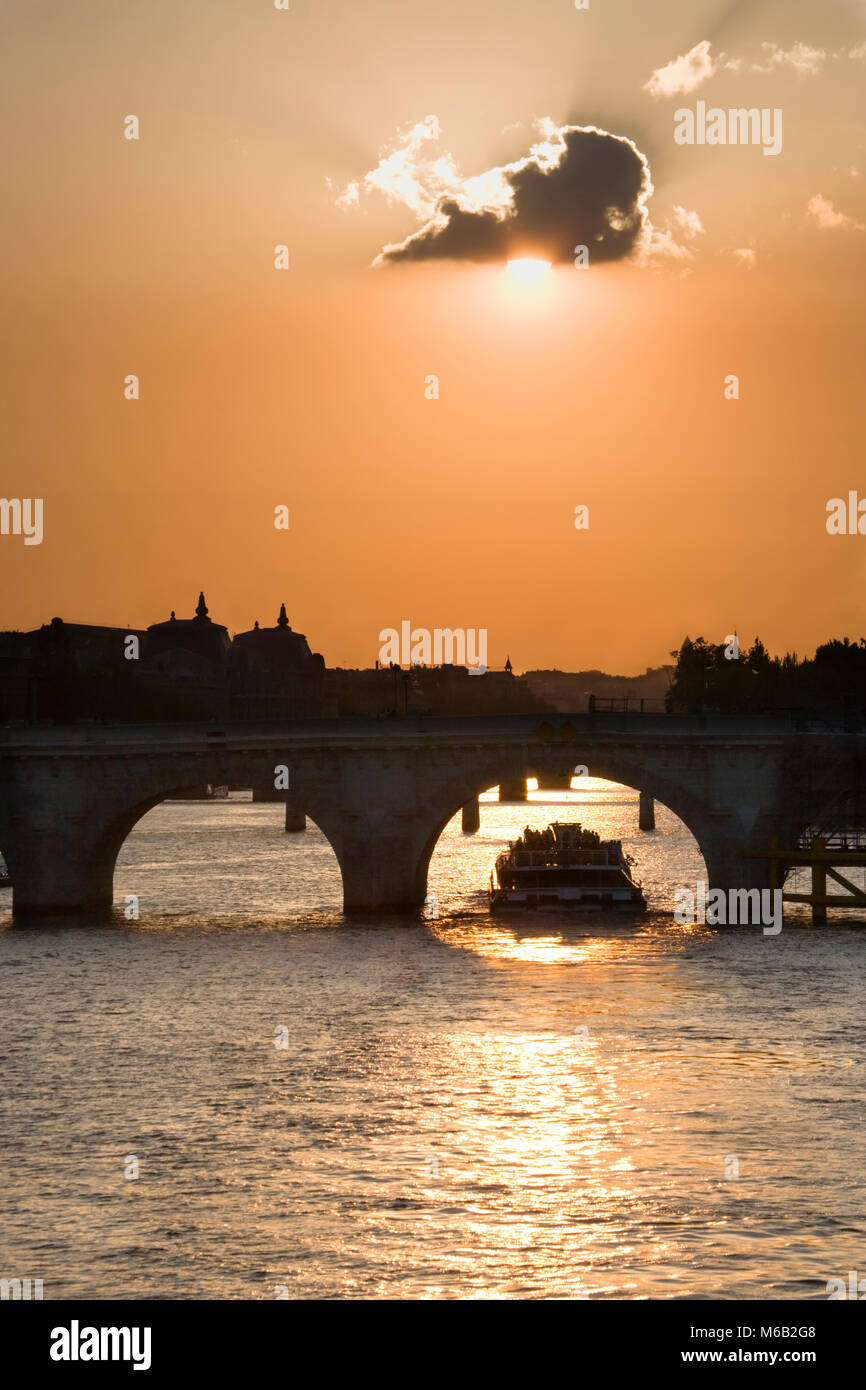 Pont Neuf, Seine, sunset, Paris, France Stock Photo