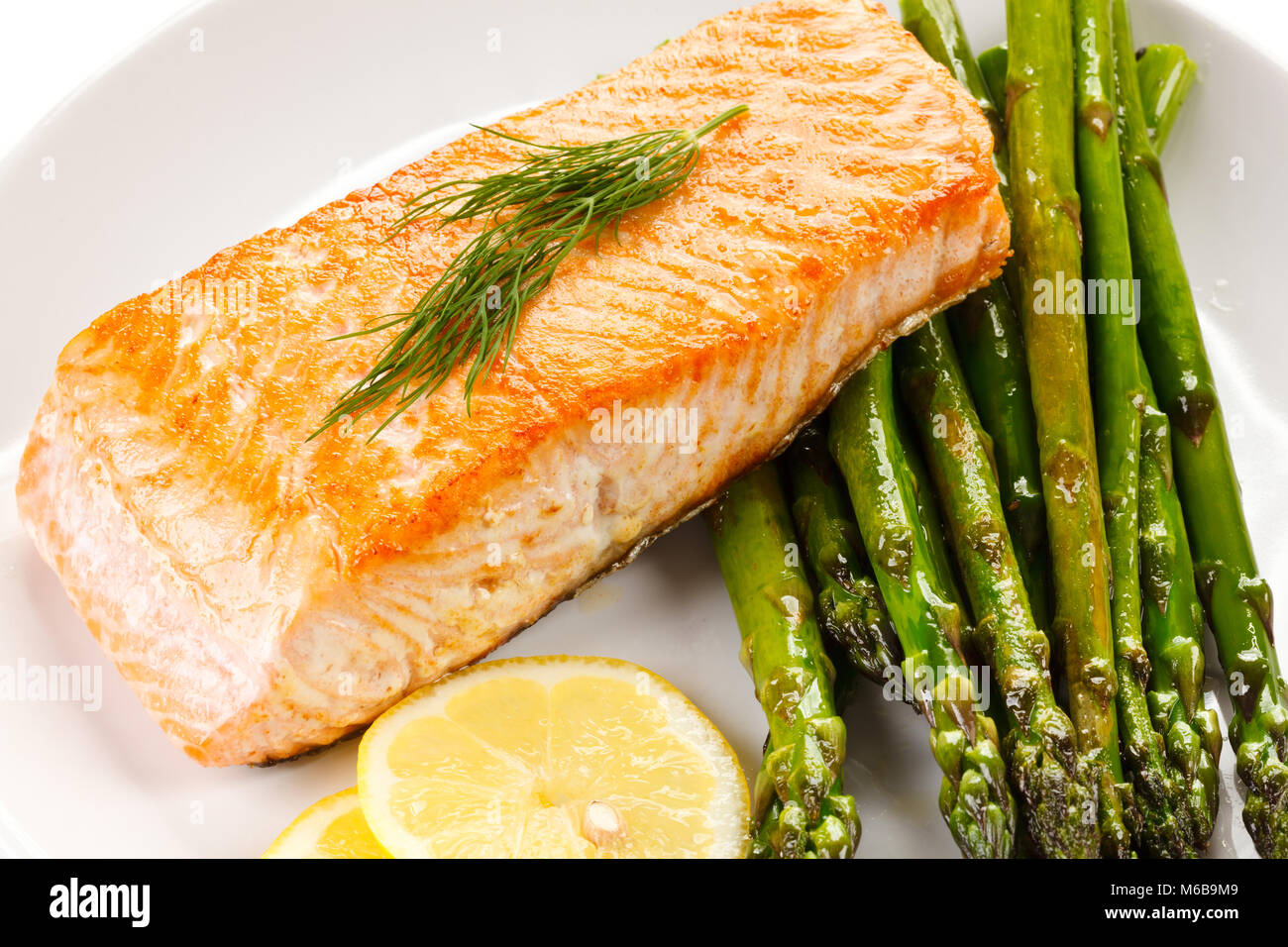 Grilled salmon and asparagus Stock Photo - Alamy