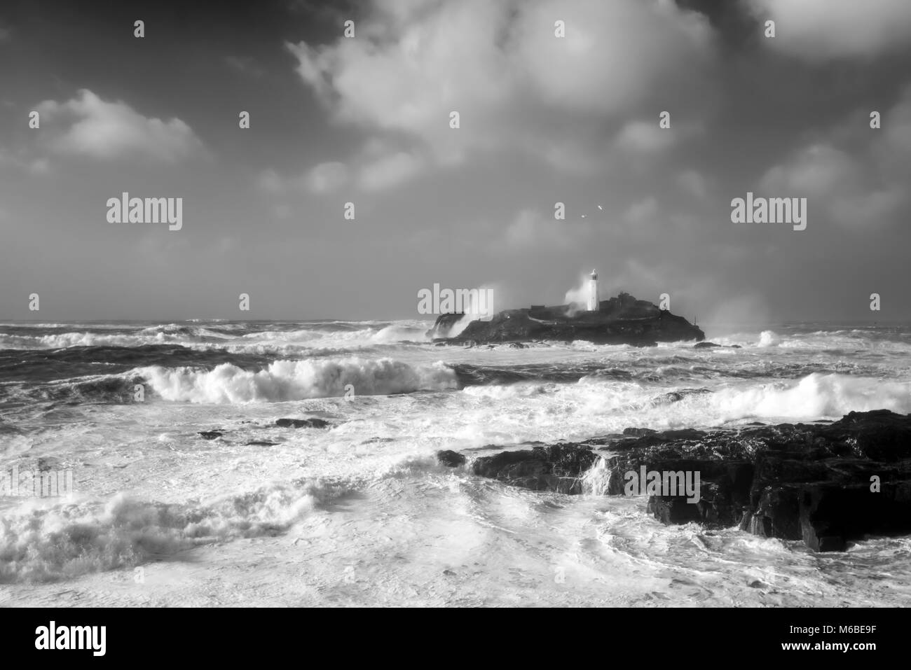 Black and white lighthouse storm hi-res stock photography and images ...