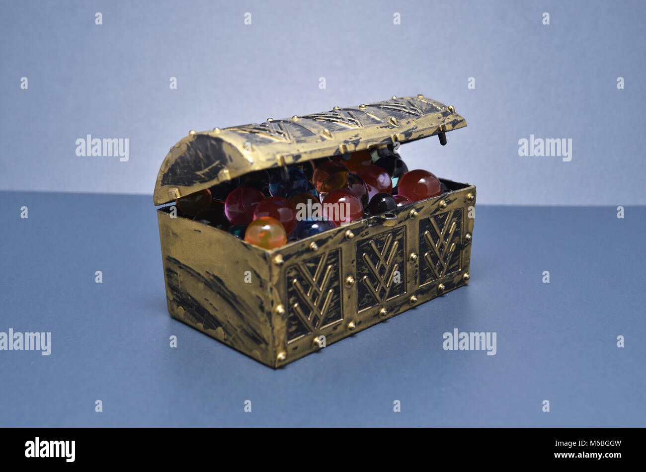 Chest Color Differences - Which Treasure Chest To Open