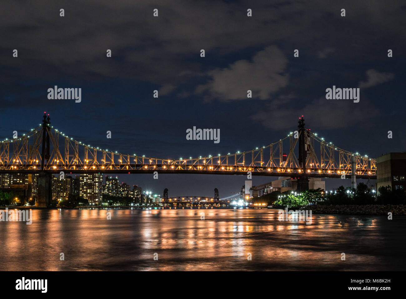 The Queensboro bridge connects Manhattan with Queens and was finished