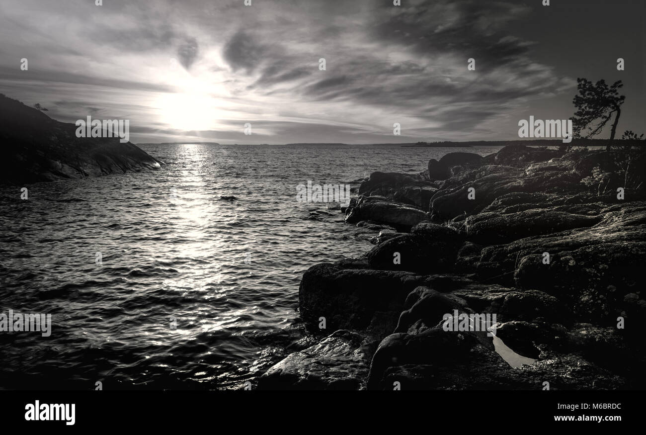 Black and white sunset hi-res stock photography and images - Alamy
