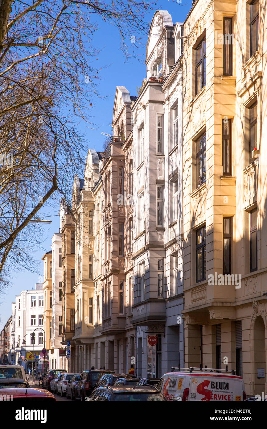 houses at the Weissenburg street in the Agnes district, Cologne, Germany  Haeuser in der Weissenburgstrasse im Agnesviertel, Koeln, Deutschland. Stock Photo