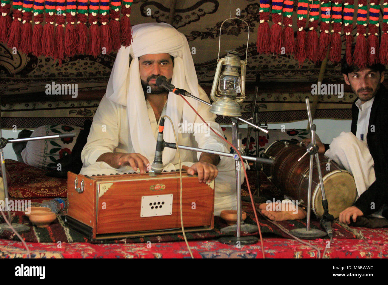 Quetta, Pakistan. 02nd Mar, 2018. People wear traditional Balochi Dress