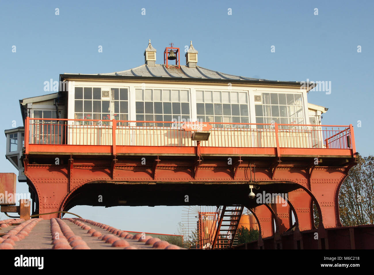 old railway bridge over the river Hull, Bank side, wicomlee, willington bridge, kingston upon Hull Stock Photo