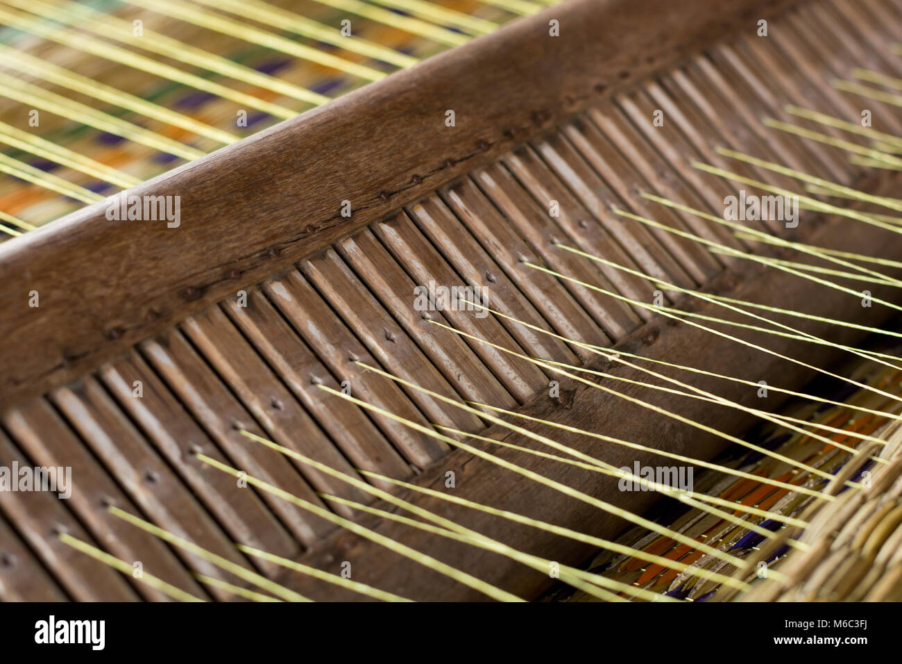 The method to woven reed mat Stock Photo Alamy