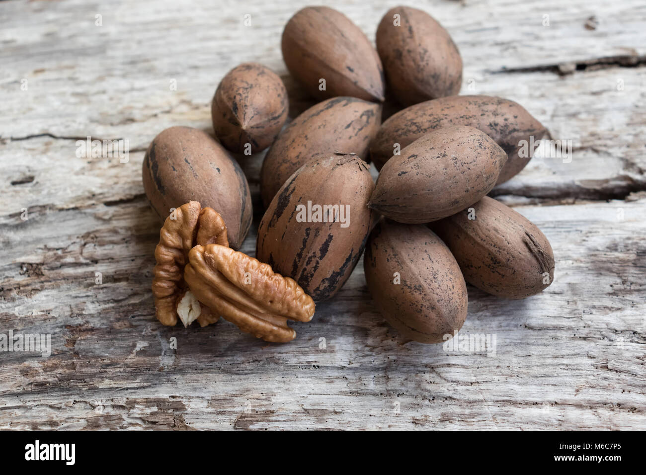 Unshelled pecans hires stock photography and images Alamy