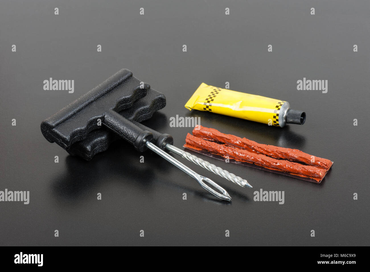 Flat car tire repair kit, Tire plug repair kit for tubeless tires Stock