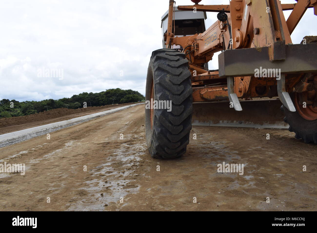 Tractor with metal wheels hi-res stock photography and images - Alamy