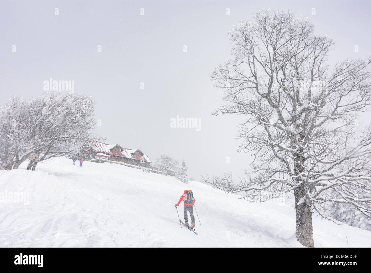Lilienfeld mountain hut Traisner Hütte, ski tourer, close to
