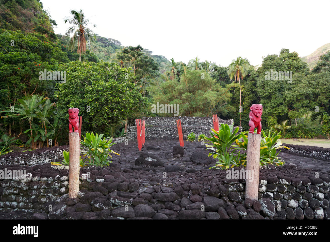 Wooden statues, Marae Mahaitea, cult site, Tahiti, French Polynesia Stock Photo