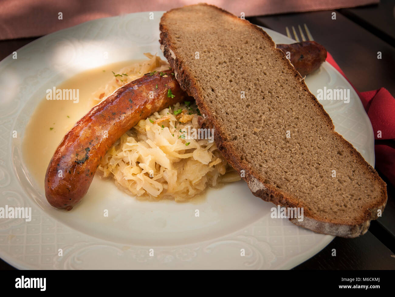 Bratwurst mit Sauerkraut, Food, Hessen, Deutschland, Europa Stock Photo