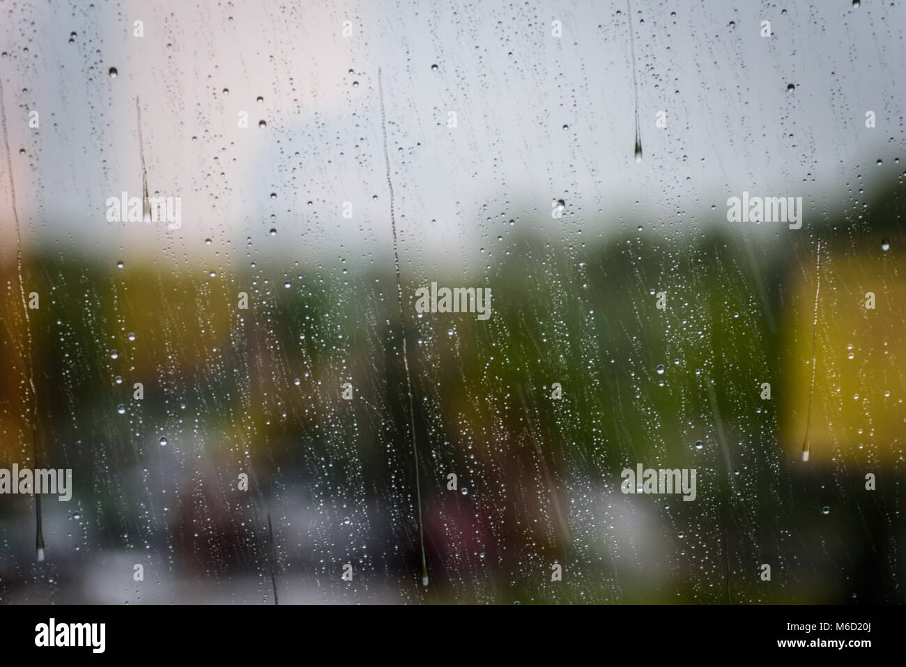 Water beads on window hi-res stock photography and images - Alamy