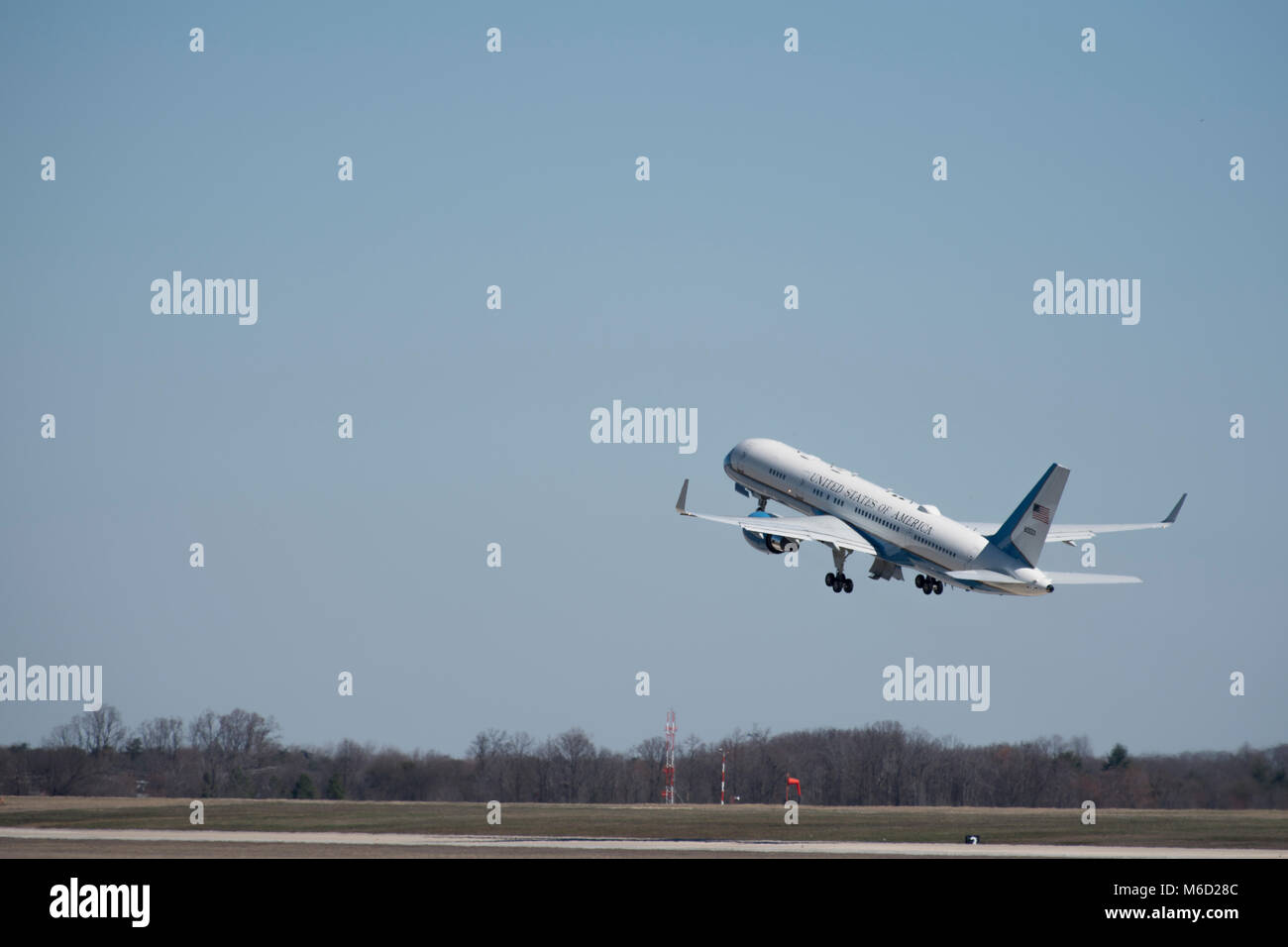 Air Force Two departs Joint Base Andrews, Feb. 27, 2018. The 89th Airlift Wing provides global Special Air Mission airlift, logistics, aerial port and communications for the president, vice president, cabinet members, combatant commanders and other senior military and elected leaders as tasked by The White House, United States Air Force chief of staff and Air Mobility Command. (U.S. Air Force photo/Tech. Sgt. Robert Cloys) Stock Photo
