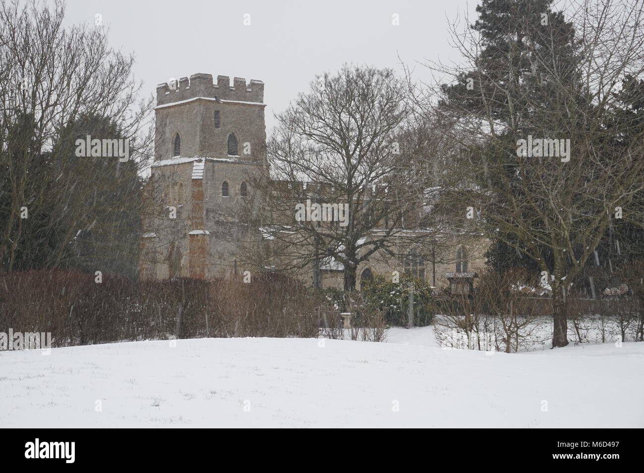 Great Linford, Milton Keynes, UK. 2nd March, 2018. Snow at St. Andrew's