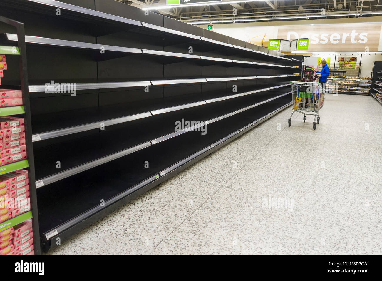 Blyth/Northumberland, UK, 02nd March 2017. Supermarket stocks run low as heavy snows prevent deliveries resulting in empty supermarket shelves. ©Joseph Gaul/alamy Live News Stock Photo