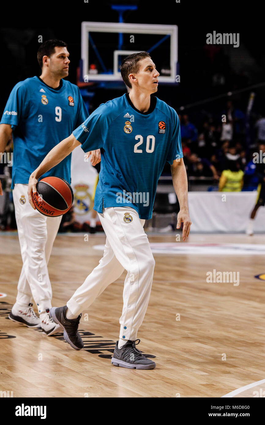 Real madrid baloncesto hi-res stock photography and images - Alamy