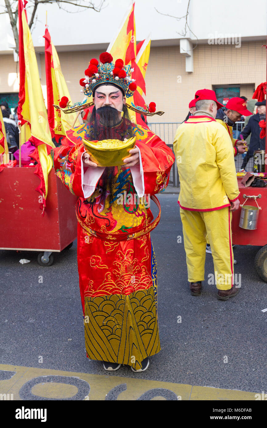 Traditional Chinese Headdress Stock Photos &amp; Traditional Chinese