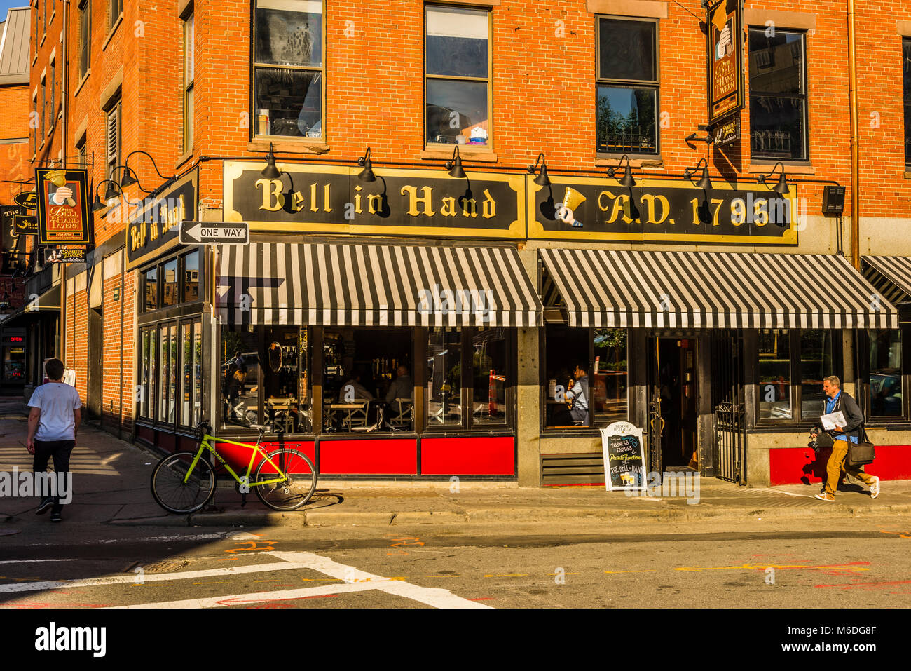 Oldest tavern america hires stock photography and images Alamy