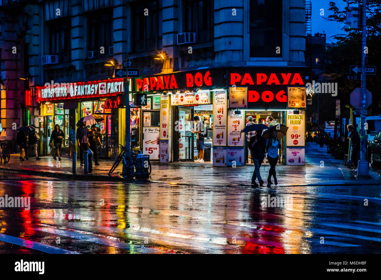 Papaya Dog 333 Ave Of The Americas Manhattan New York, New York, USA