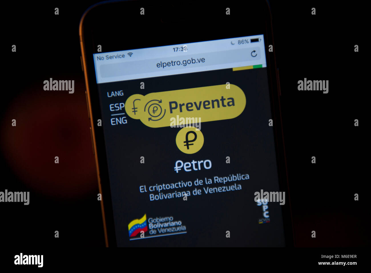 The Peto cryptocurrency website in Spanish Stock Photo Alamy