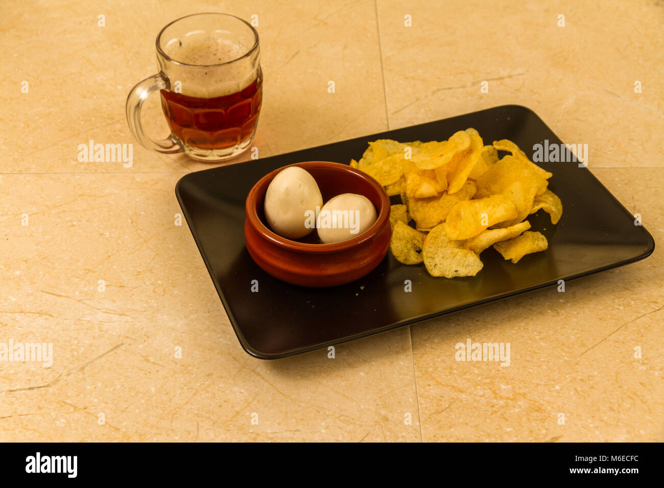 Pub crisps pickled egg hires stock photography and images Alamy