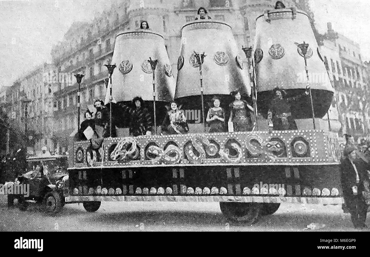 LENT -  SHROVE TUESDAY - PANCAKE  TUESDAY - A Mardi Gras (Fat Tuesday) procession float in France c1930's Stock Photo