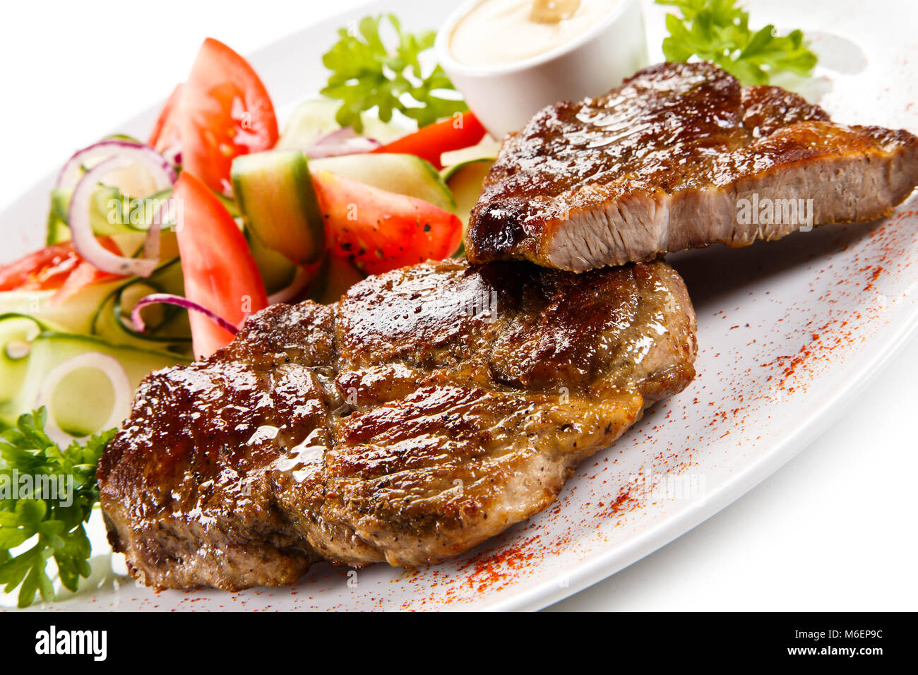 Grilled steak and vegetable salad Stock Photo - Alamy