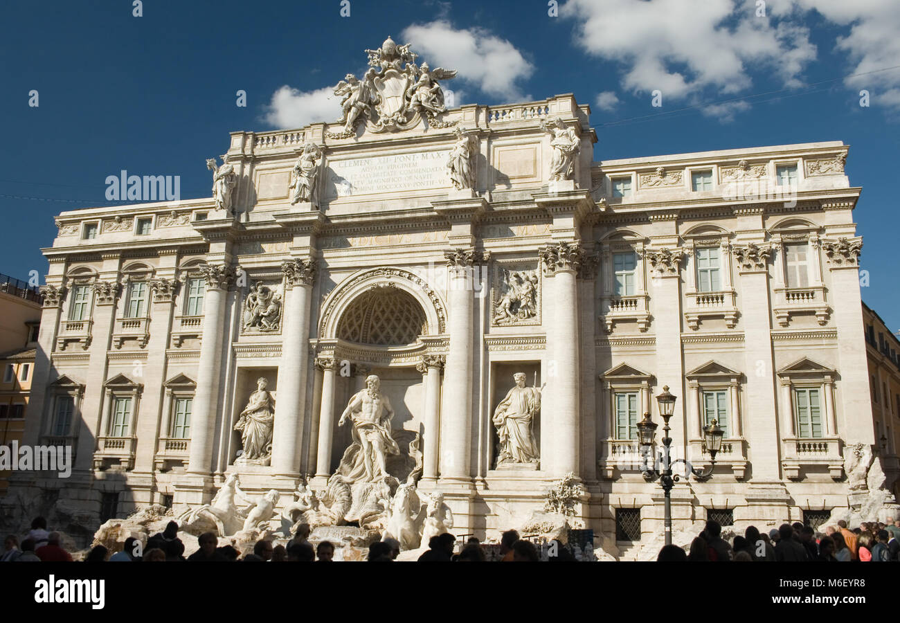 Full sun on the Fontana di Trevi in Rome Stock Photo