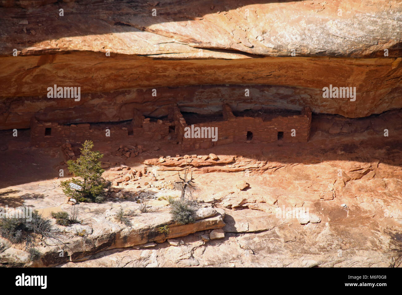 Rock cliff landscapes hi-res stock photography and images - Alamy