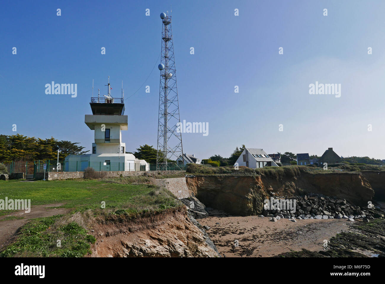 Piriac-sur-Mer, coastal path, Semaphore of the Pointe du Castelli ...