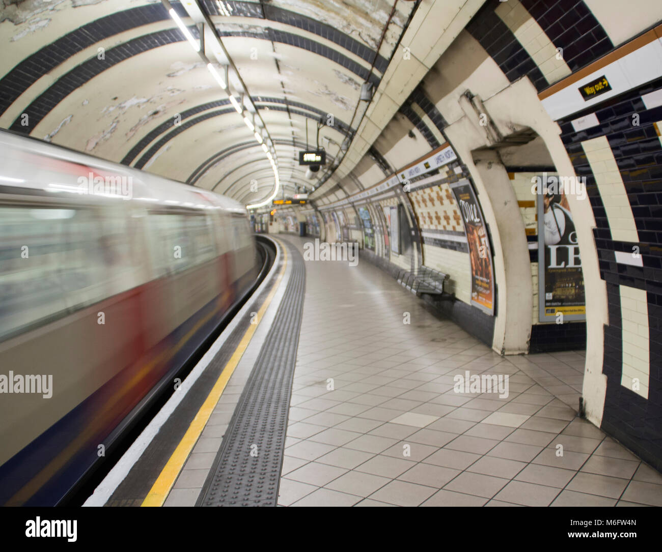 Lambeth north underground station train tube hires stock photography