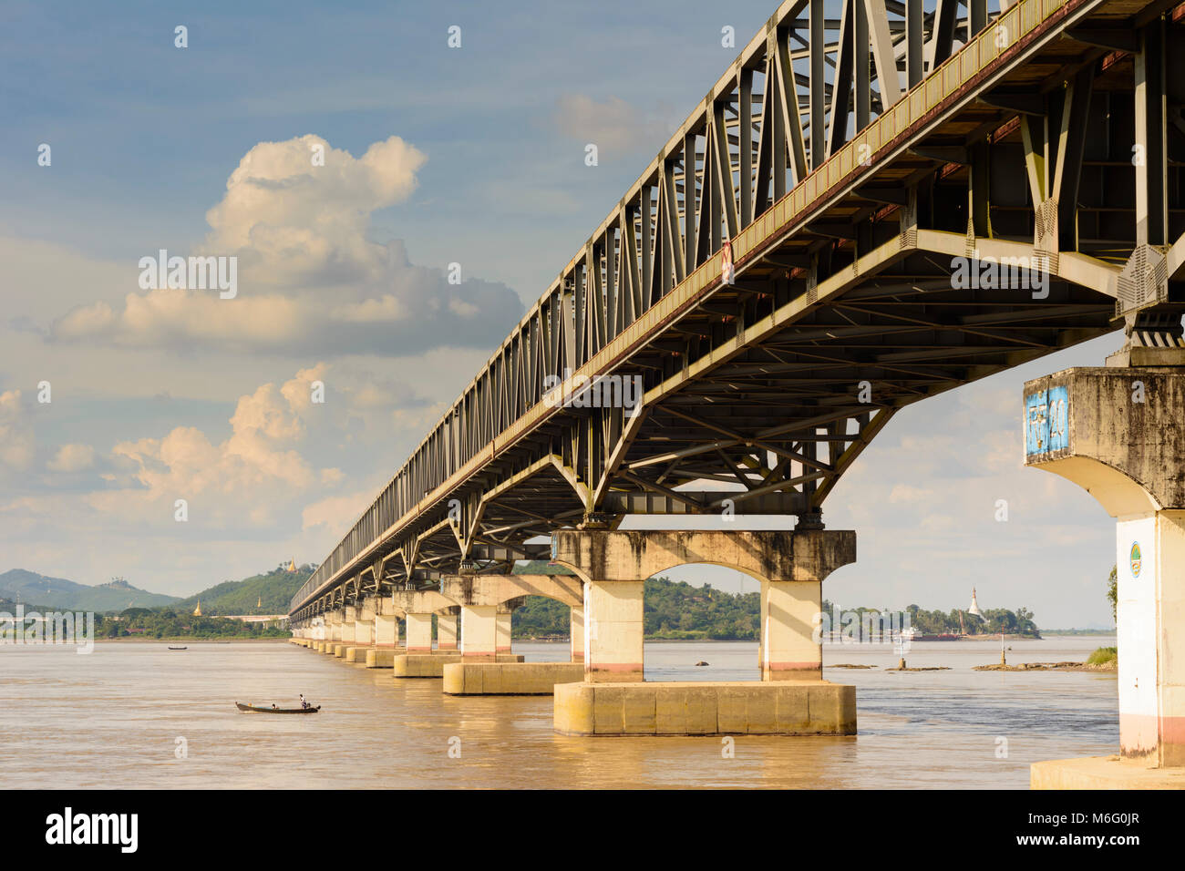 Mawlamyine (Mawlamyaing, Moulmein): Thanlwin Bridge, Thanlwin (Salween) River, road and railway bridge, , Mon State, Myanmar (Burma) Stock Photo