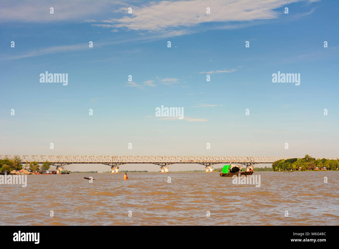 Mawlamyine (Mawlamyaing, Moulmein): Thanlwin Bridge, Thanlwin (Salween) River, road and railway bridge, fishing boat, Shampoo Island, , Mon State, Mya Stock Photo