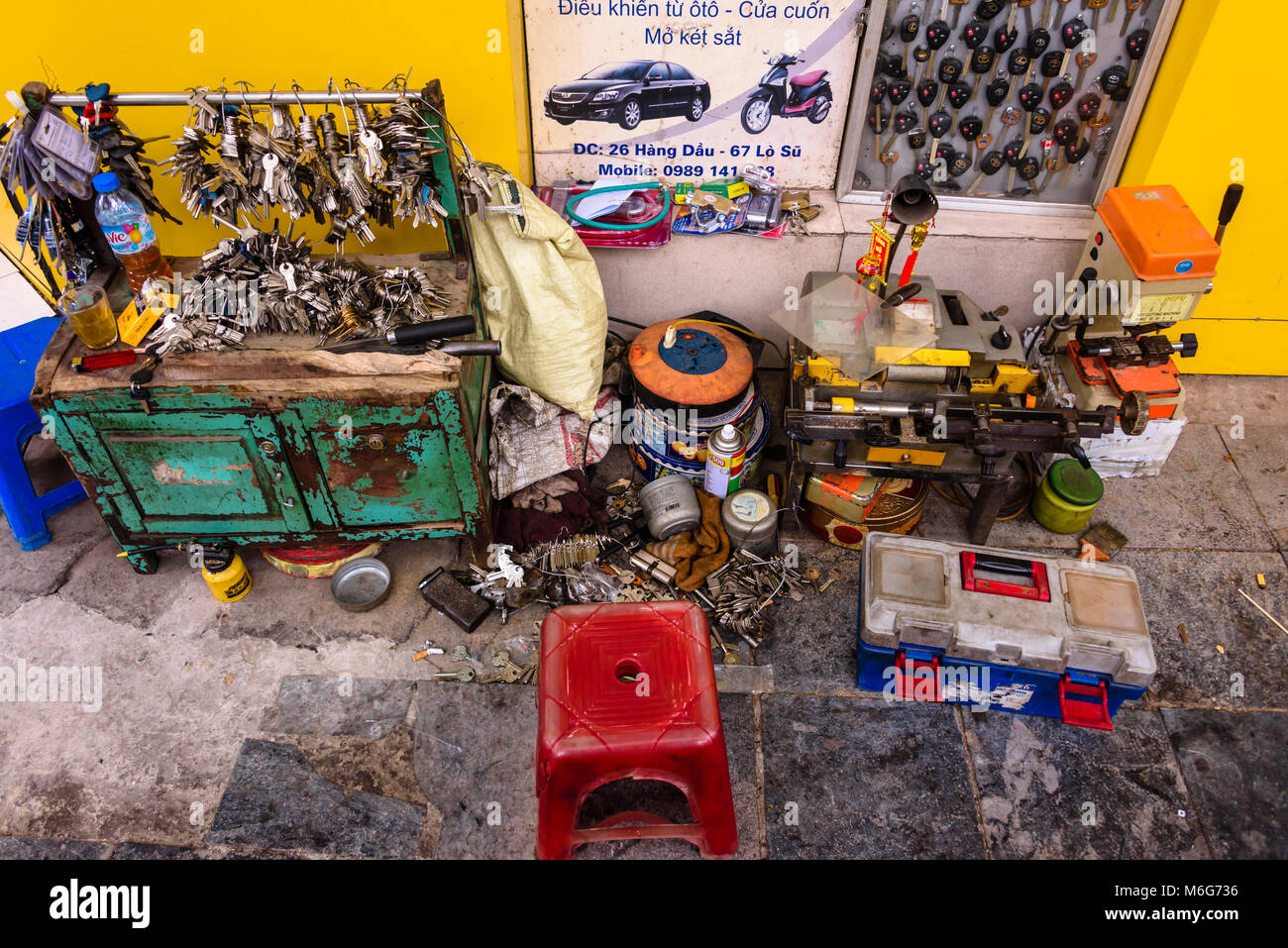 A pop-up locksmiths workshop in Hanoi, Vietnam Stock Photo