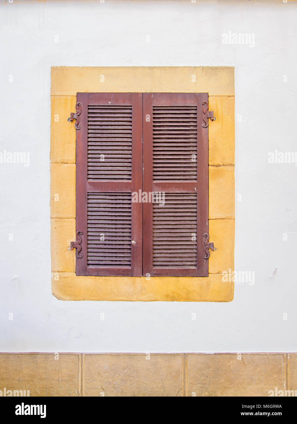 Spanish shutters hires stock photography and images Alamy