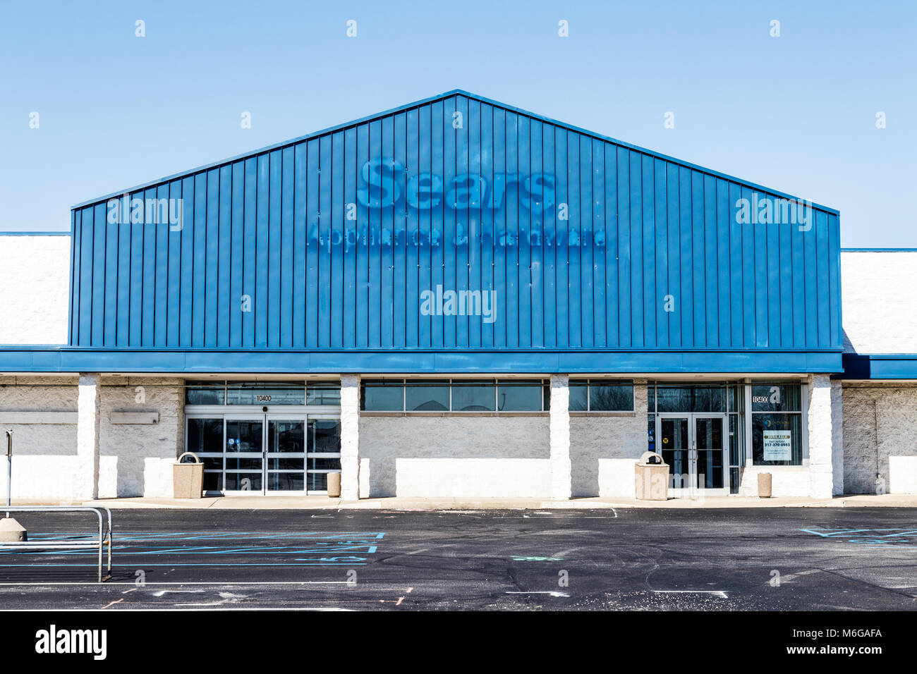Indianapolis - Circa March 2018: Recently shuttered Sears Retail Location. According to a regulatory filing, Sears Holdings Corp. lost more than $2 bi Stock Photo