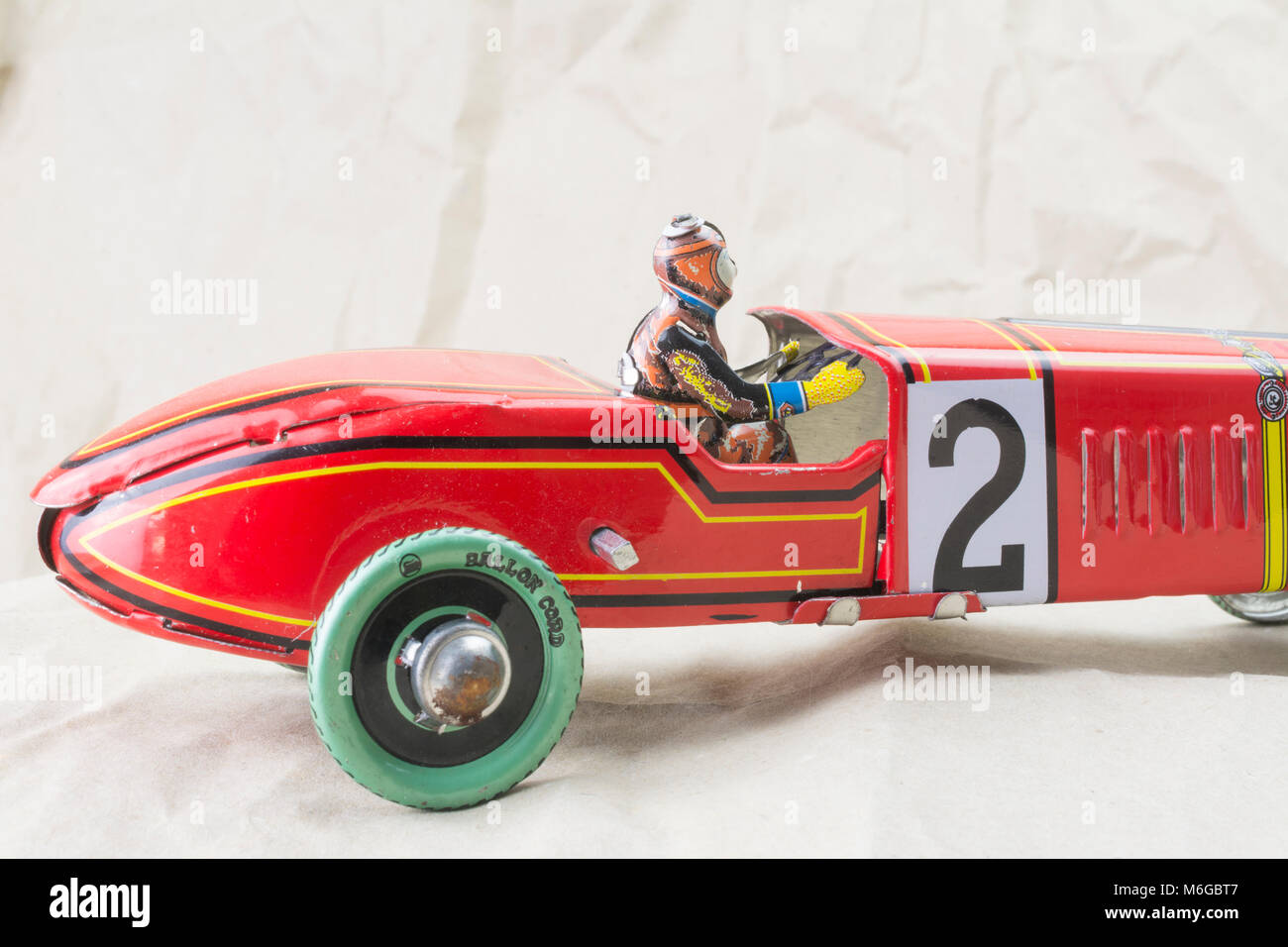 MagiDeal Vintage Wind-up Red Racer Race Car Toy