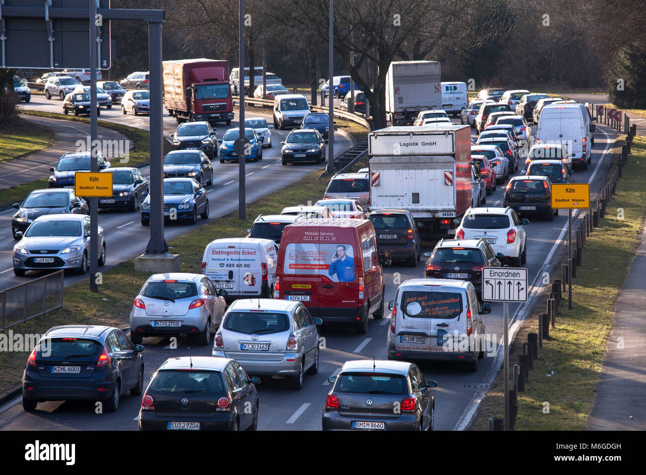 Germany, Cologne, traffic jam on the street Innere Kanalstrasse, one of the main arterial roads in Cologne.  Deutschland, Koeln, Stau auf der Inneren  Stock Photo