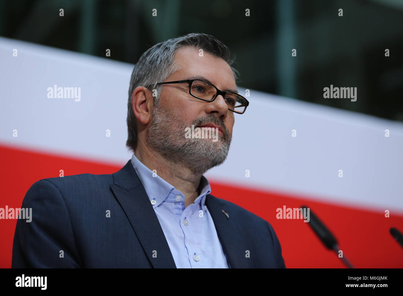 Berlin, Germany. 04th Mar, 2018. Dietmar Nietan (SPD) at the press conference in the Willy-Brandt-Haus in Berlin-Kreuzberg. Credit: Simone Kuhlmey/Pacific Press/Alamy Live News Stock Photo