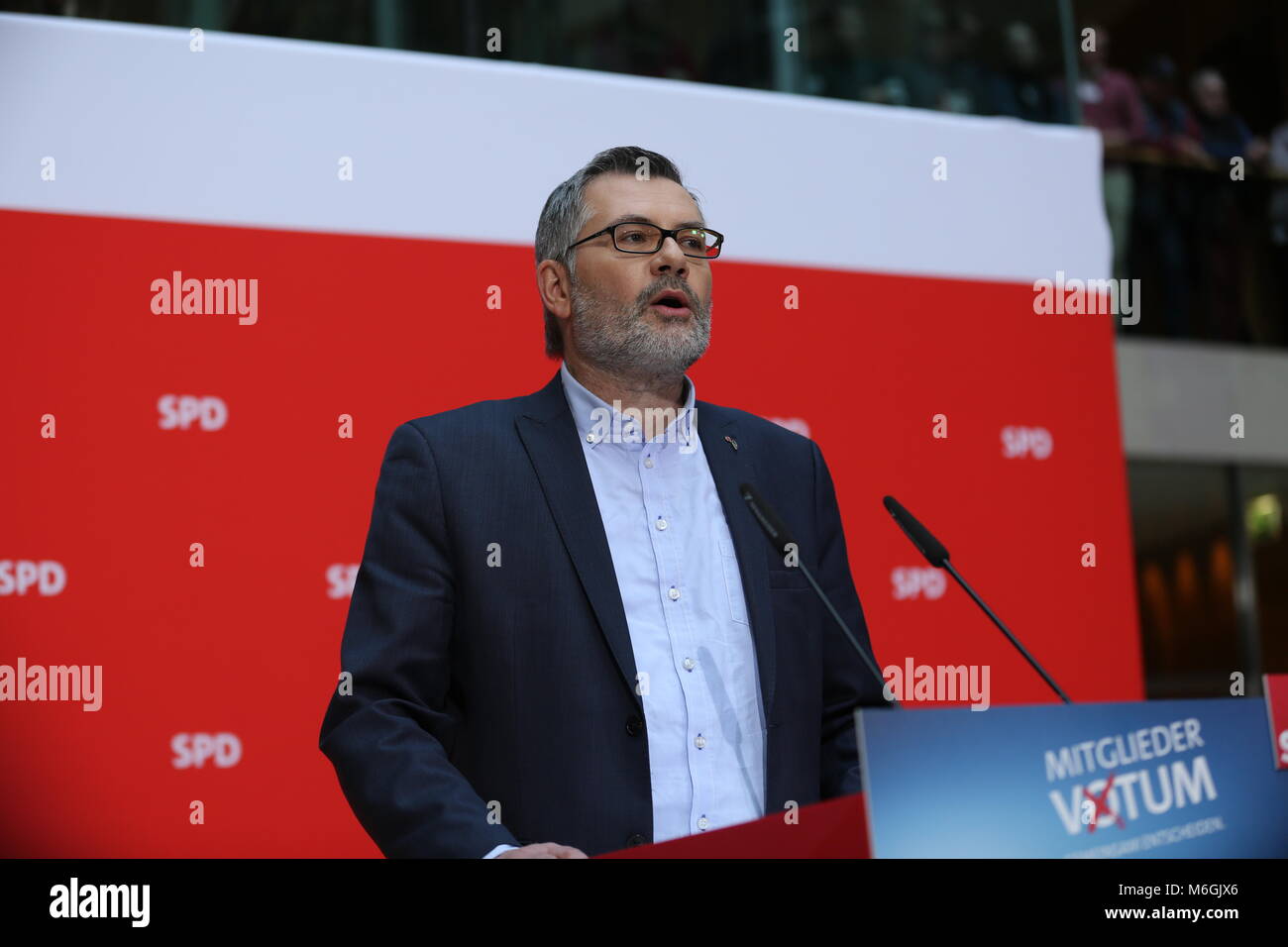 Berlin, Germany. 04th Mar, 2018. Dietmar Nietan (SPD) at the press conference in the Willy-Brandt-Haus in Berlin-Kreuzberg. Credit: Simone Kuhlmey/Pacific Press/Alamy Live News Stock Photo