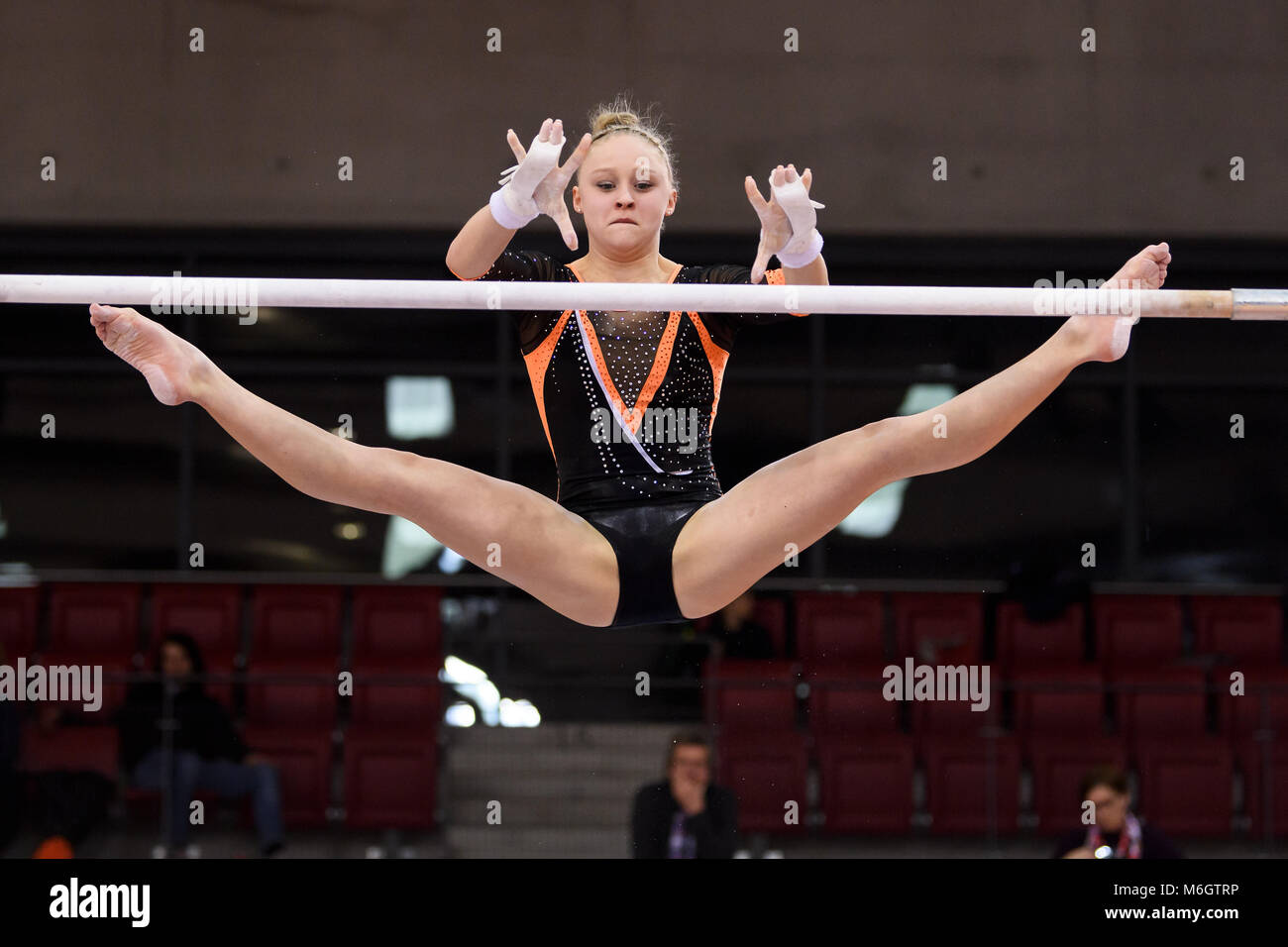 Stuttgart, Deutschland. 03rd Mar, 2018. Stufenbarren: Emma Hoefele (KRK). GES/ Turnen/ Bundesliga: Saisonauftakt, 03.03.2018 -- |usage worldwide Credit: dpa/Alamy Live News Stock Photo