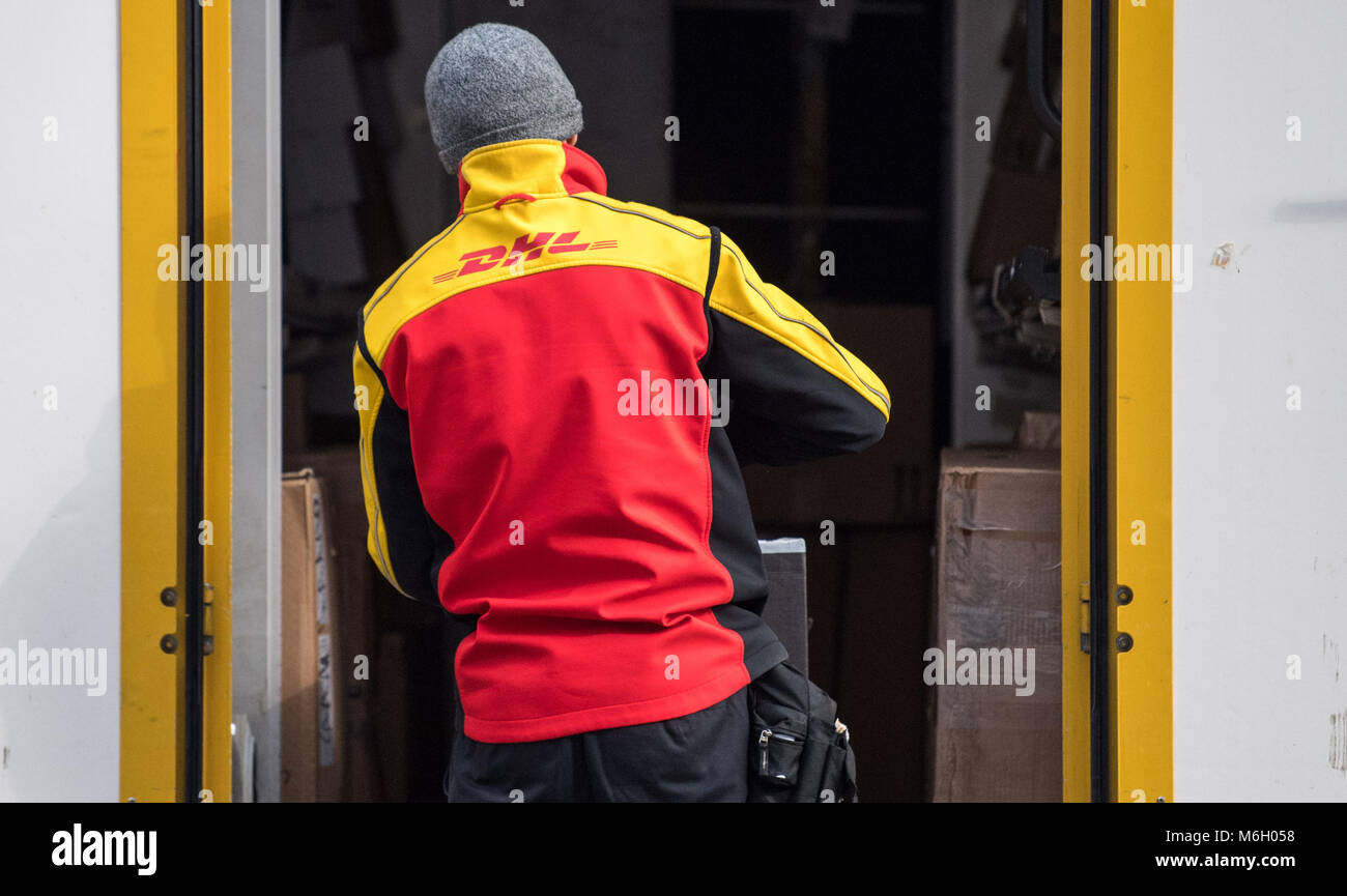 Dhl delivery man hi-res stock photography and images - Alamy