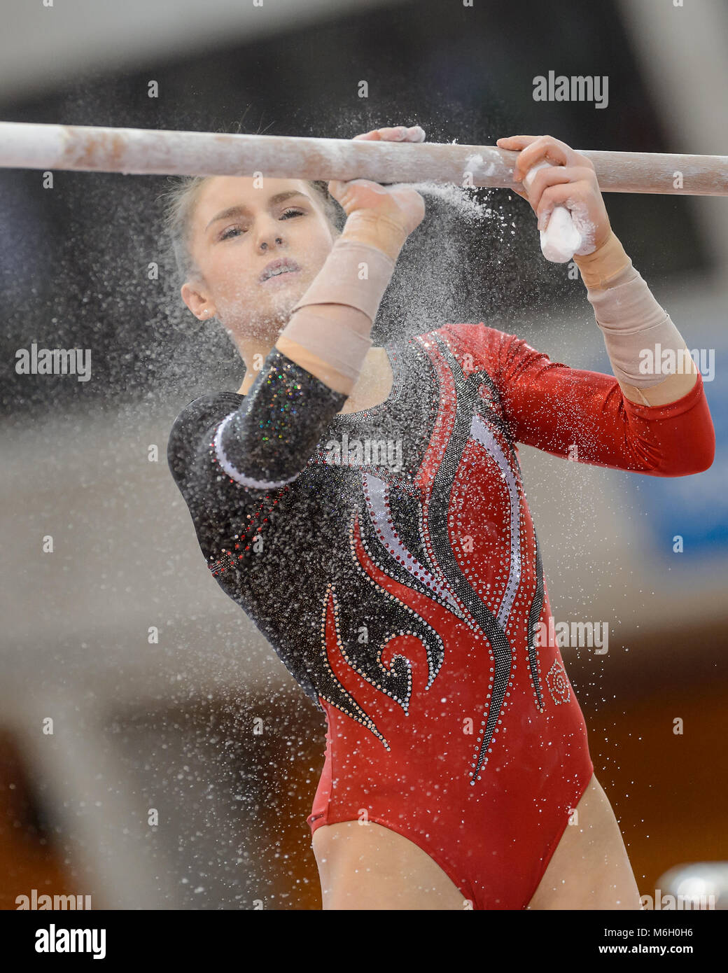 Stuttgart, Deutschland. 03rd Mar, 2018. Emelie Petz (MTV Stuttgart) bereitet den Stufenbarren bei der Bundesliga in Stuttgart vor GES/ Turnen/ Bundesliga: Saisonauftakt, 03.03.2018 -- |usage worldwide Credit: dpa/Alamy Live News Stock Photo